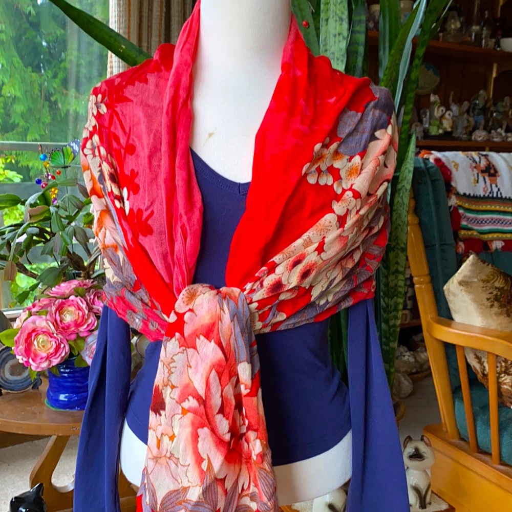 Collection 18 • Lightweight Floral Viscose Wrap / Scarf - Picture 6 of 14